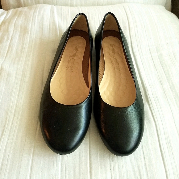 Simple Black Flats - Picture 1 of 4
